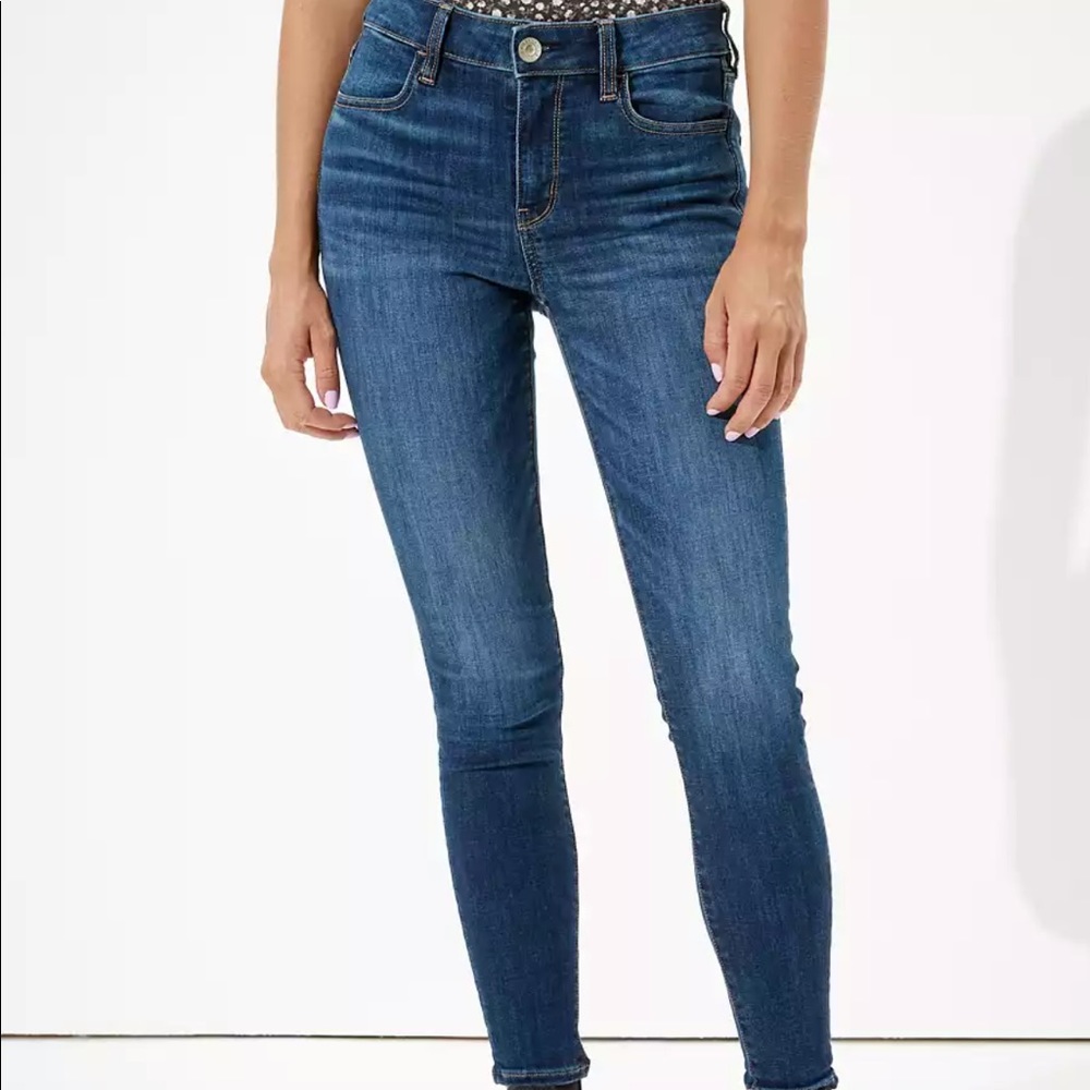 American Eagle Medium Wash Skinny Jeans